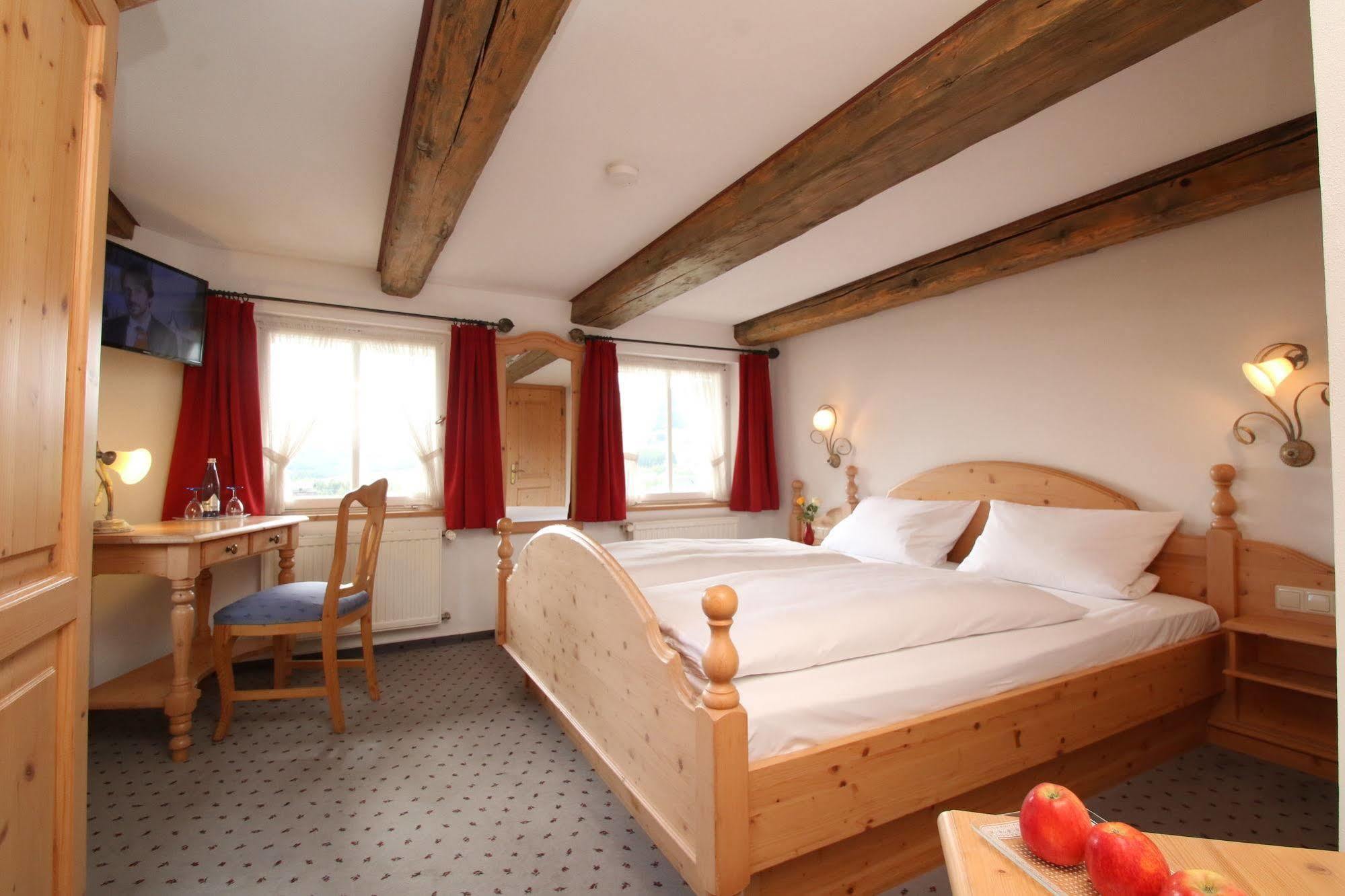 Hotel Landgasthof Adler Altenrond Esterno foto