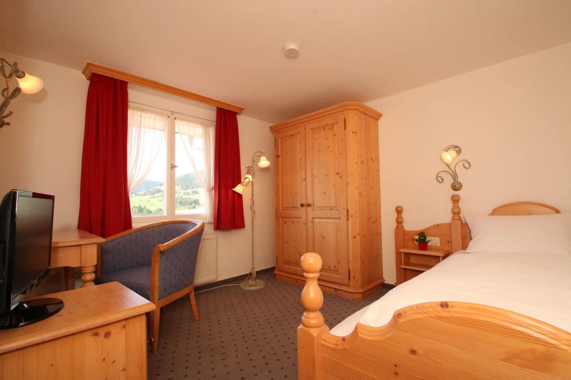 Hotel Landgasthof Adler Altenrond Esterno foto